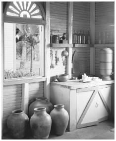 Clay jars provide storage in this kitchen in Santo Domingo.