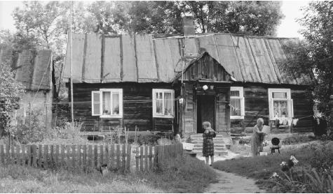 A wooden house in Czerwinsk.