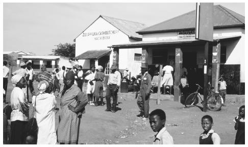 People at a Zulu market. Zulu is the largest South African language group, with about nine million speakers, but it does not represent a dominant ethnic grouping.